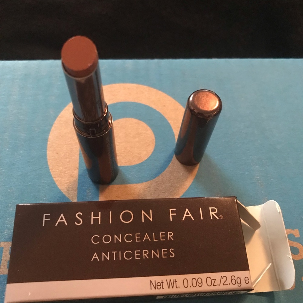 Fashion Fair Concealer Stick - Cinnamon